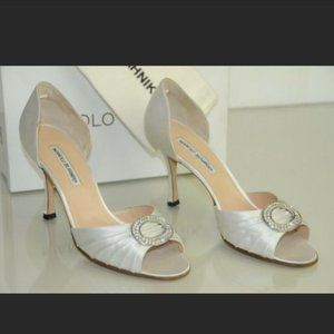 Manolo Blahnik White Satin Sedaraby Peep Toe d’Orsay Heels